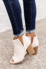 Load image into Gallery viewer, Beth Cream Booties
