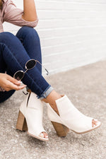 Load image into Gallery viewer, Beth Cream Booties
