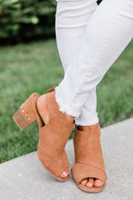 Load image into Gallery viewer, Emerson Camel Booties
