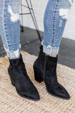 Load image into Gallery viewer, Zuri Black Pointed Toe Western Suede Boots
