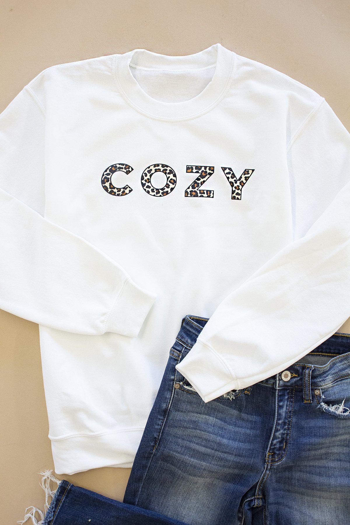 Cozy Animal Print White Graphic Sweatshirt